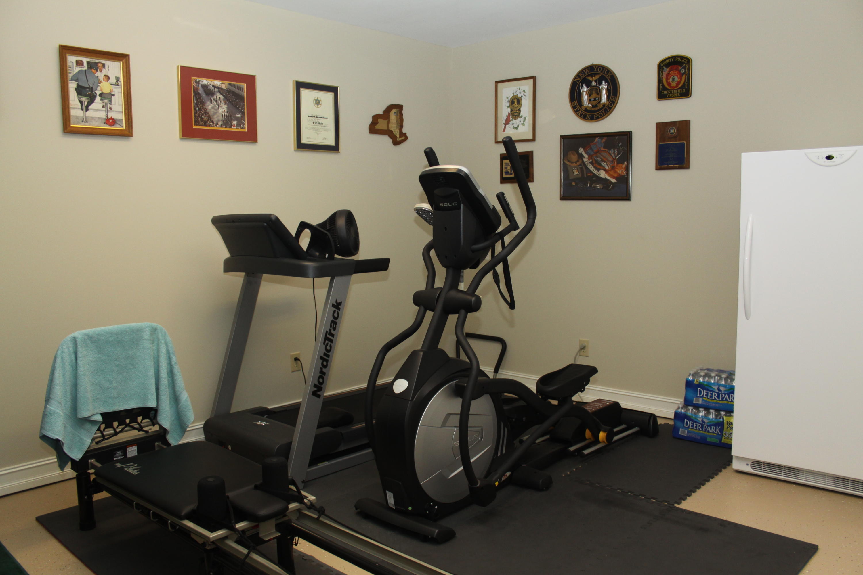 159 Calypso Road Moneta, VA 24121 - Photo 63 of 72 a room with gym equipment
