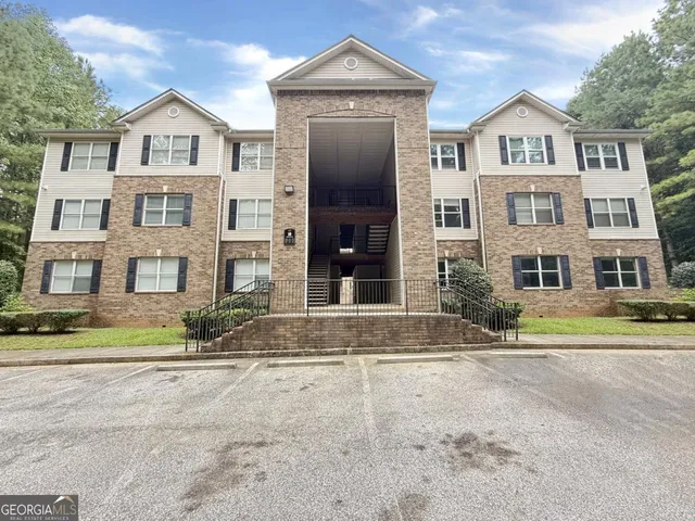 $79,900 | 3229 Fairington Drive, Lithonia, GA 30038