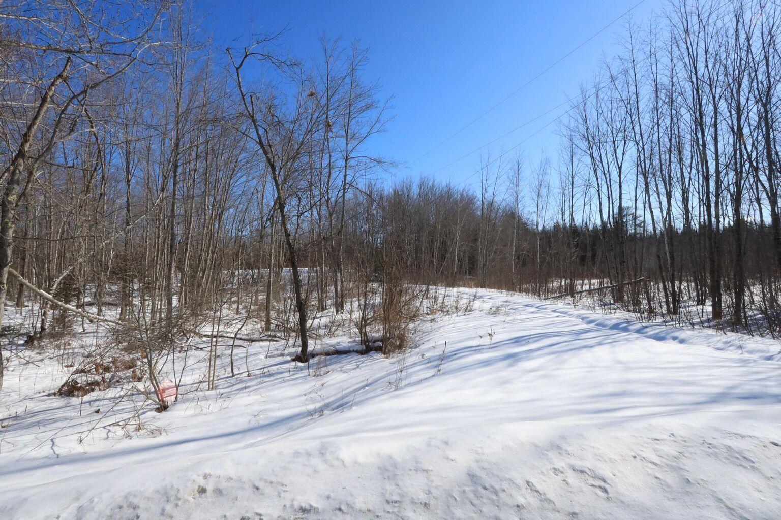 514 Main Road Charleston, ME 04422 - Photo 8 of 14 09