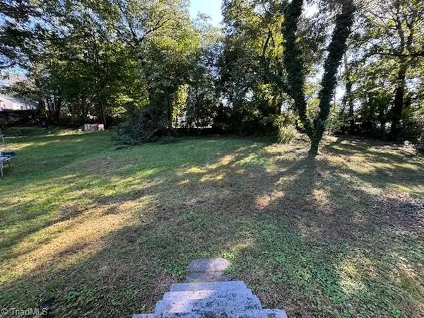 $925 | 2721 Ivy Avenue, Winston-Salem, NC 27105