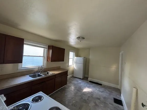 $925 | 2721 Ivy Avenue, Winston-Salem, NC 27105