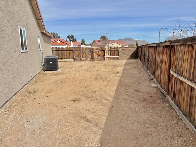 $2,300 | 15011 Maribelle Drive, Victorville, CA 92394