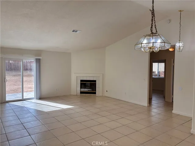 $2,300 | 15011 Maribelle Drive, Victorville, CA 92394