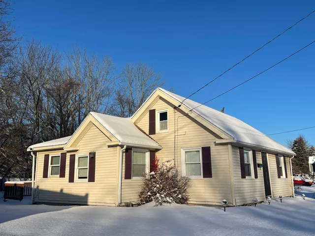$2,800 | 7 Central Avenue, Portsmouth, NH 03801