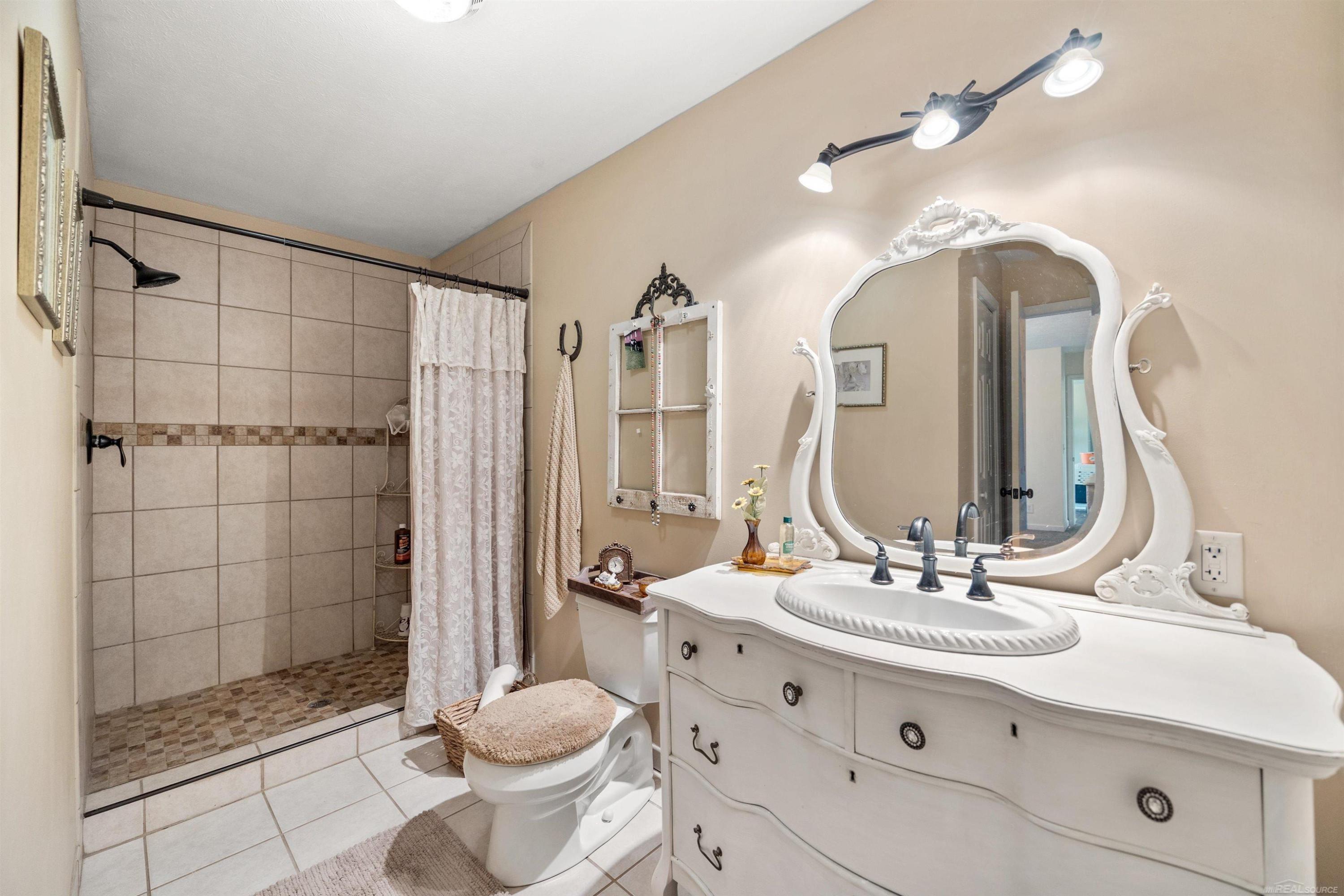 7613 Fisher Road Avoca, MI 48006 - Photo 23 of 31 50213010-f231fdab-92a0-4c70-a379-cb7f8595a9f5.JPG