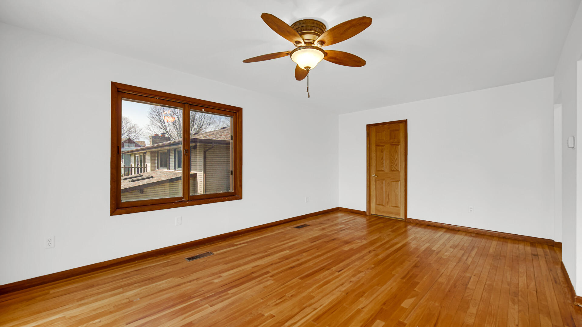 2212 SW Road La Porte, IN 46350 - Photo 13 of 62 1920x1080
