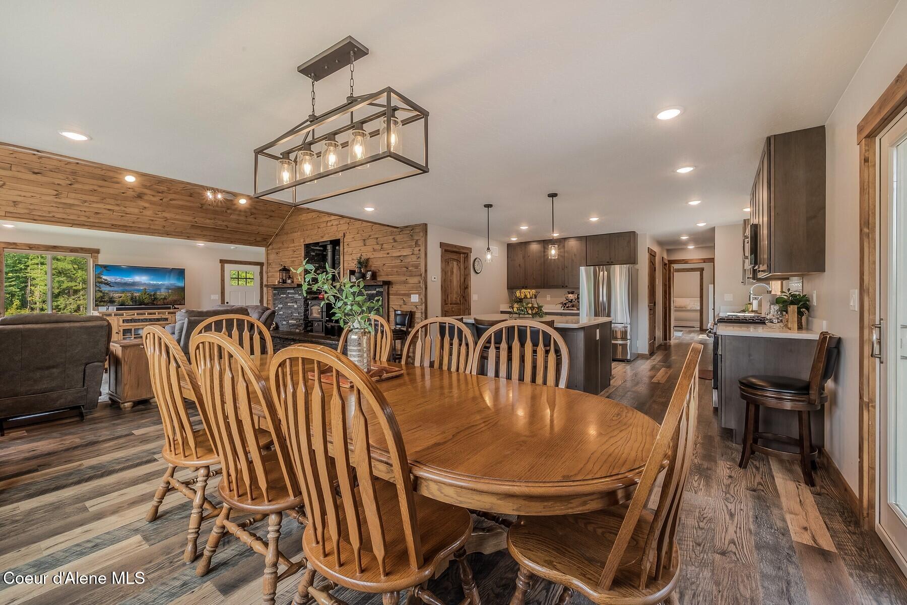 521 Magpie Lane Sandpoint, ID 83864 - Photo 18 of 84 Spacious Open Dining