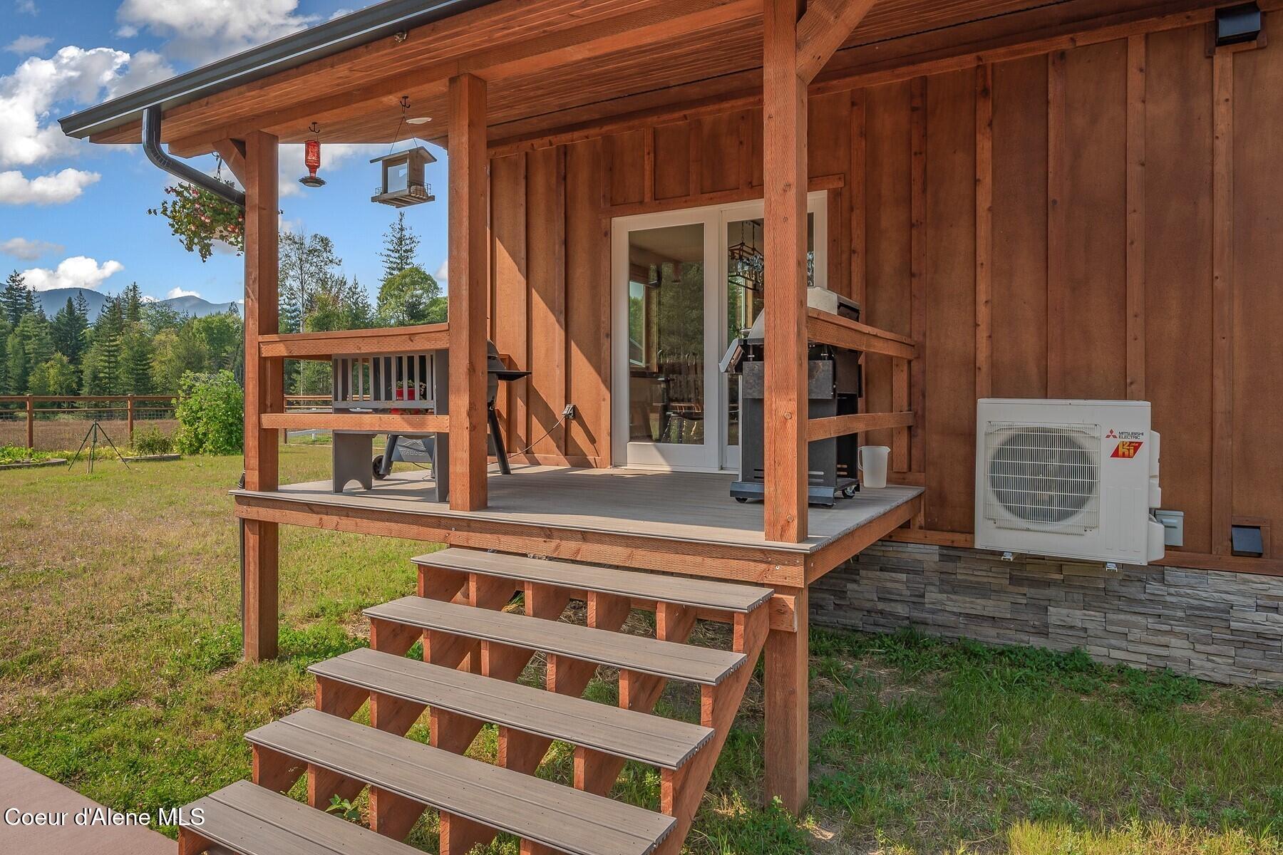 521 Magpie Lane Sandpoint, ID 83864 - Photo 48 of 84 Covered Porch-Composite Deck