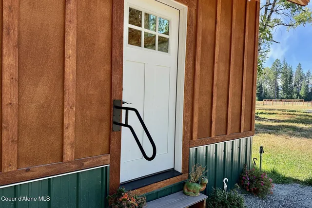 $1,995,000 | 521 Magpie Lane, Sandpoint, ID 83864