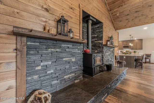 $1,995,000 | 521 Magpie Lane, Sandpoint, ID 83864