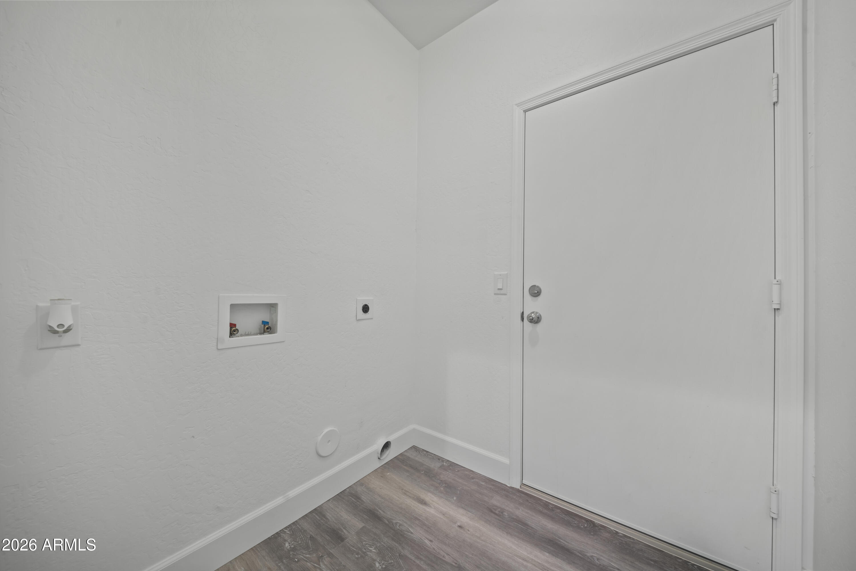 7945 West Chickasaw Street Phoenix, AZ 85043 - Photo 13 of 23 DSC08789