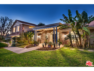 234 South Rimpau Boulevard Los Angeles, CA 90004 - Photo 1 of 53