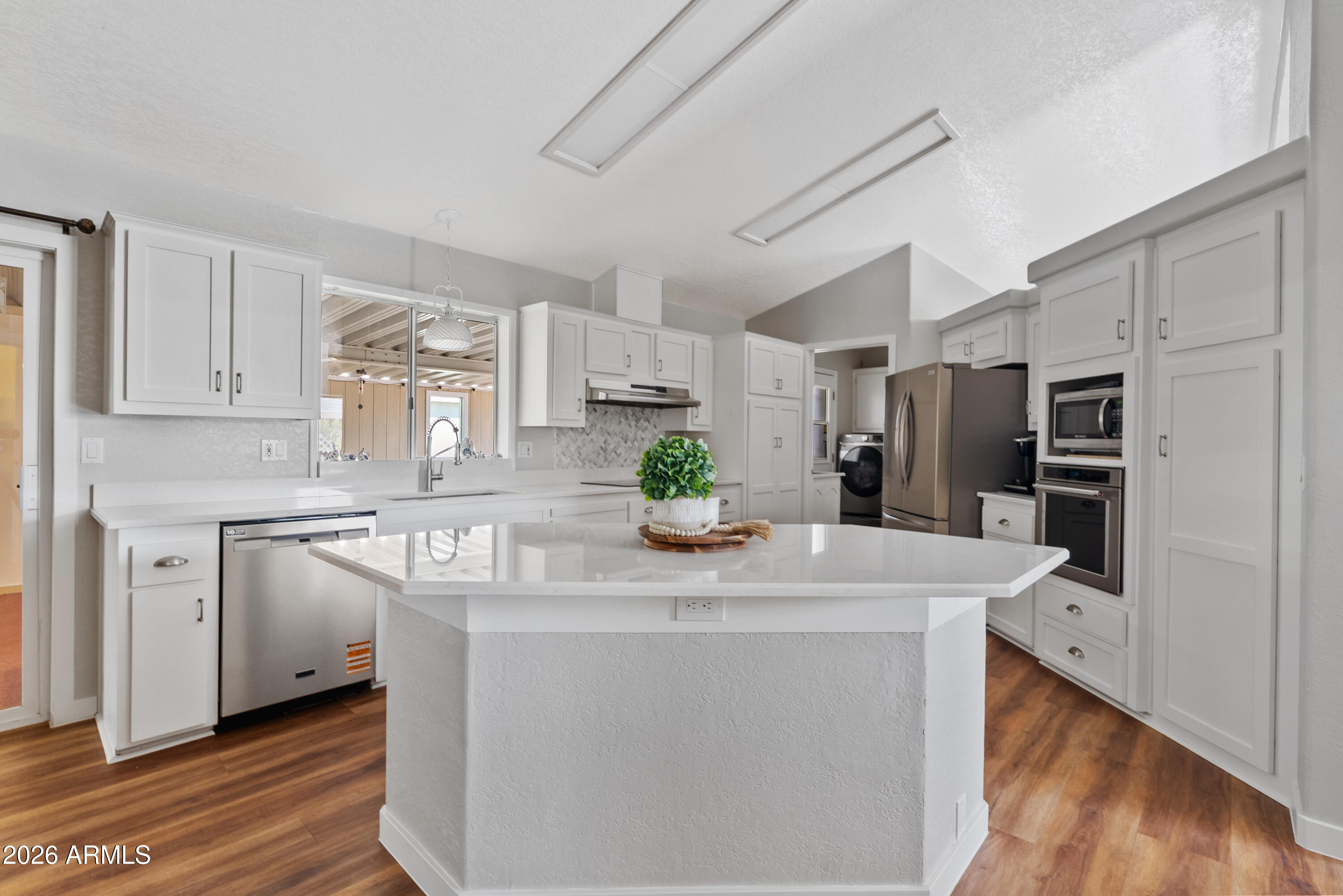 3700 South Tomahawk Road, Unit 8 Apache Junction, AZ 85119 - Photo 5 of 30 Kitchen