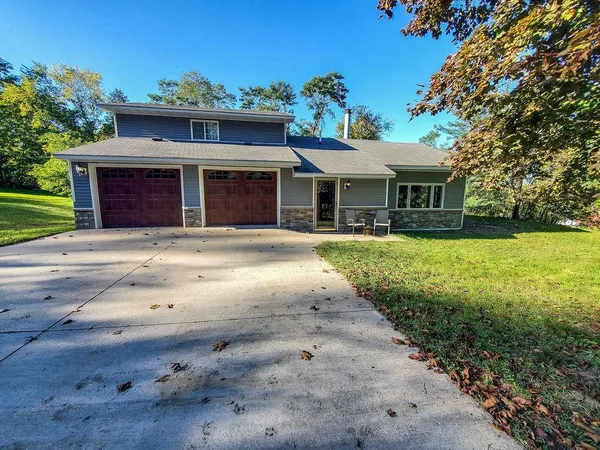 $210,000 | 100 Hill Necedah Wi 54646, Necedah, WI 54646