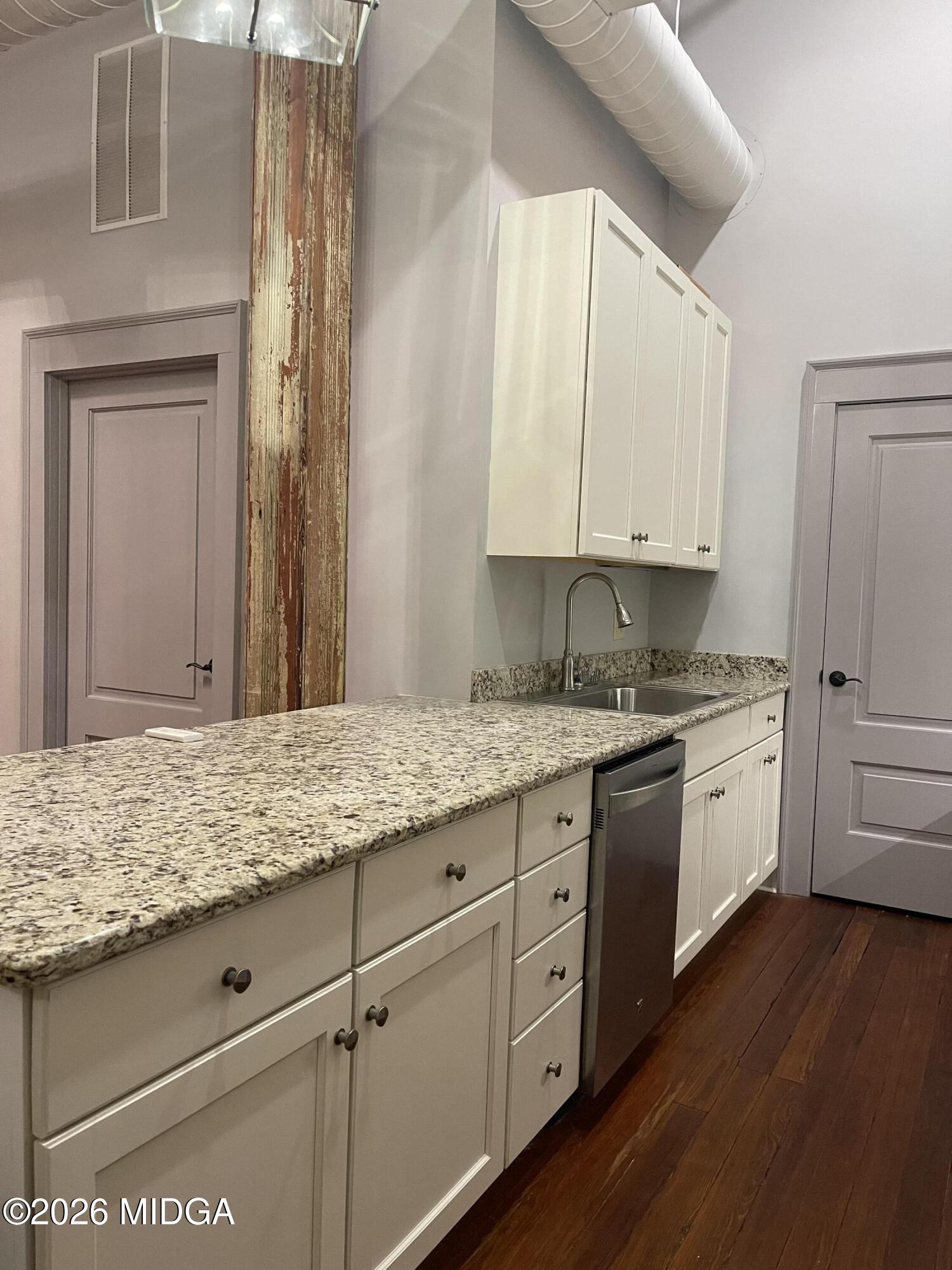 522 Cherry Street, Unit 201 Macon, GA 31201 - Photo 4 of 12 Kitchen