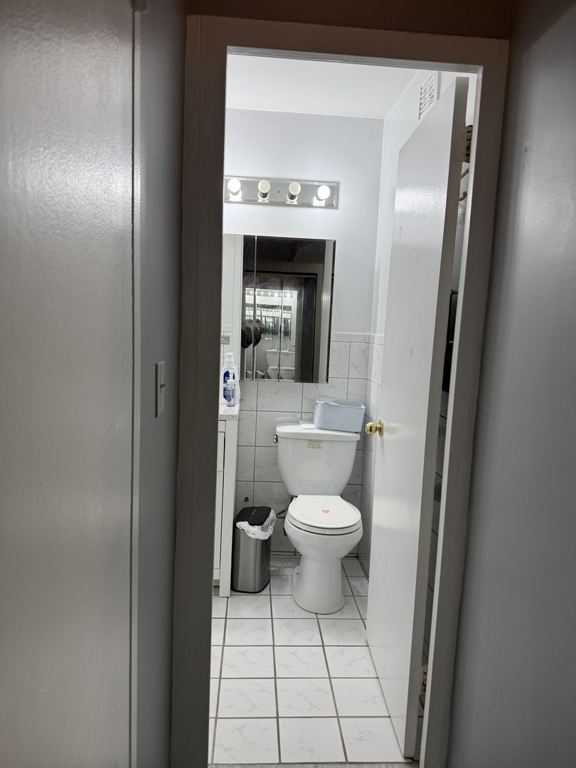 6301 North Sheridan Road, Unit 9M Chicago, IL 60660 - Photo 11 of 23