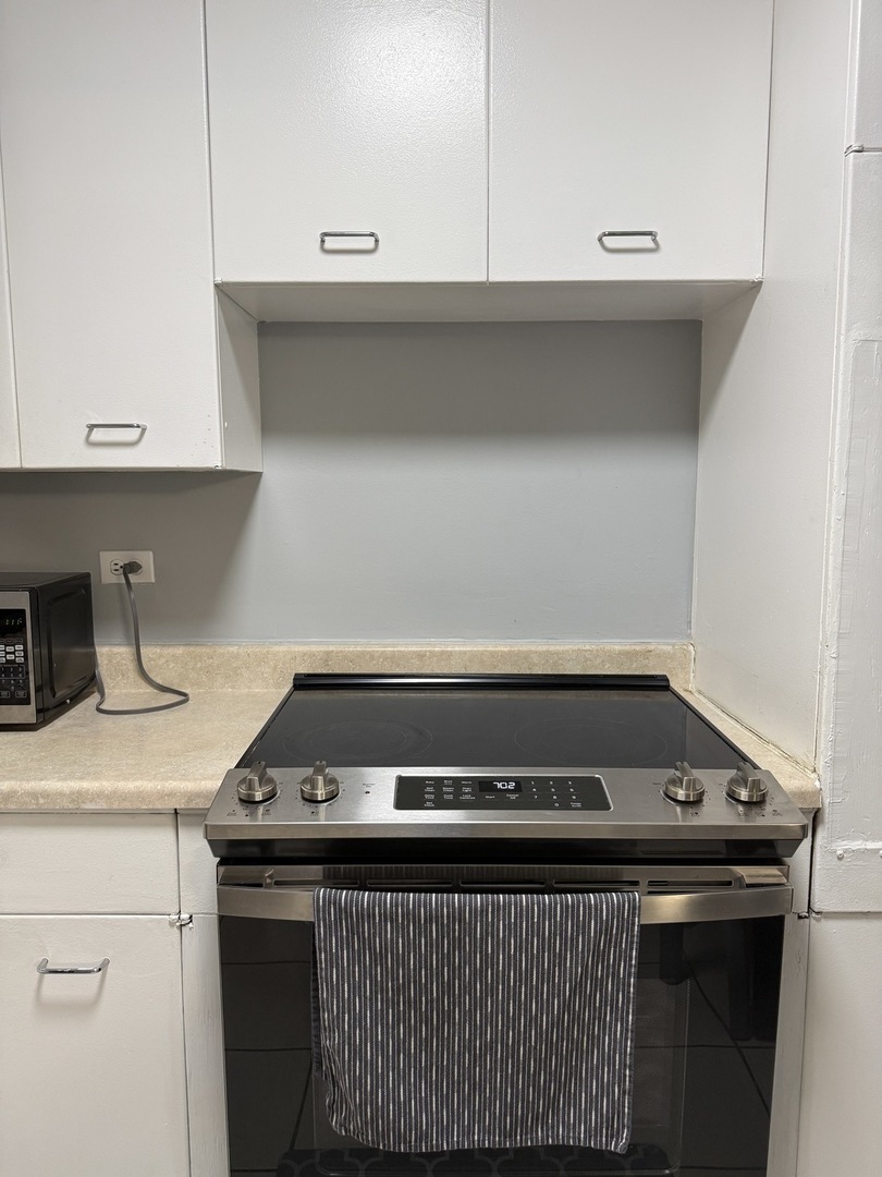 6301 North Sheridan Road, Unit 9M Chicago, IL 60660 - Photo 6 of 23