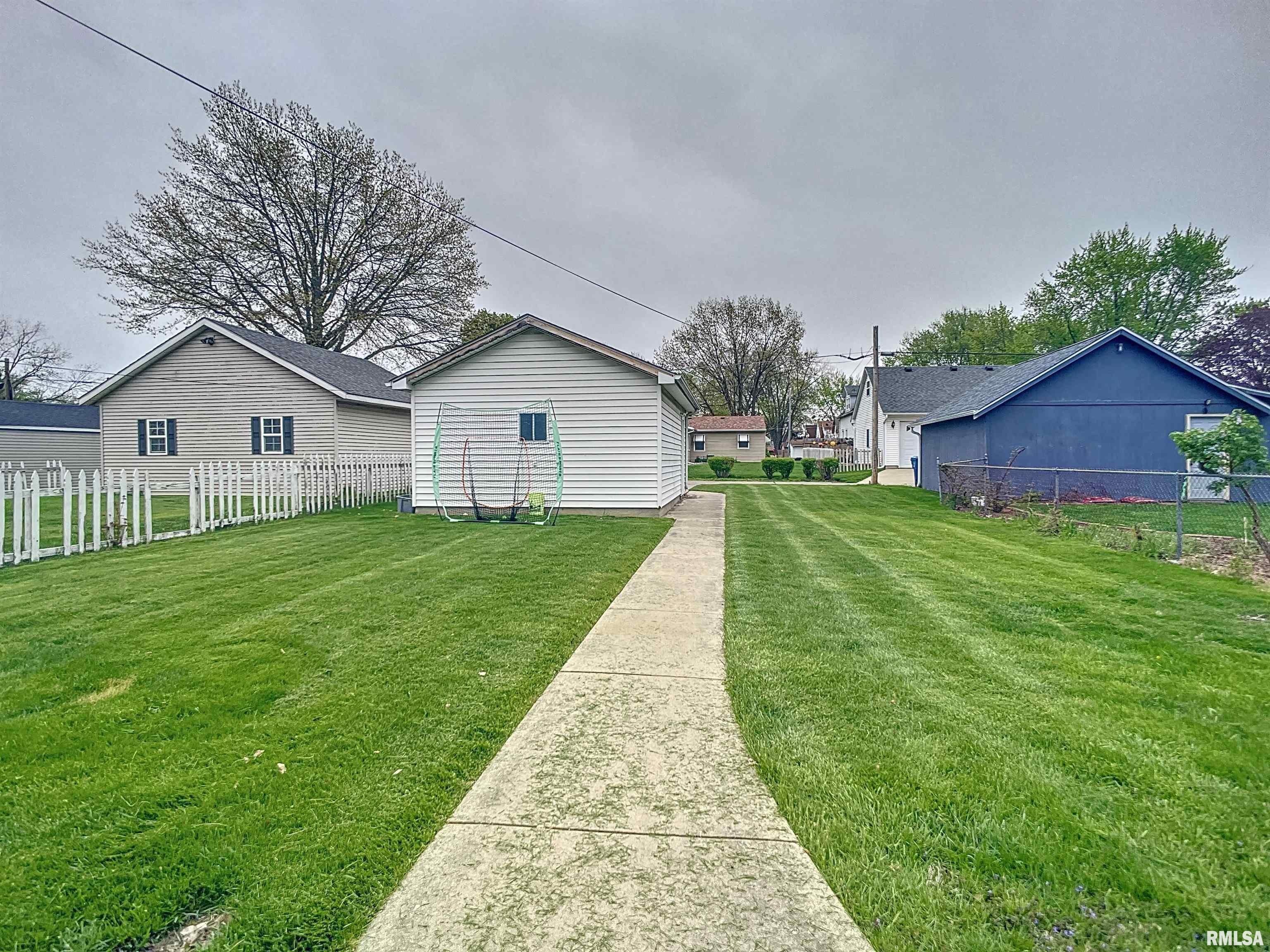 2420 4th Street Moline, IL 61265 - Photo 23 of 25 Gallery Image 23