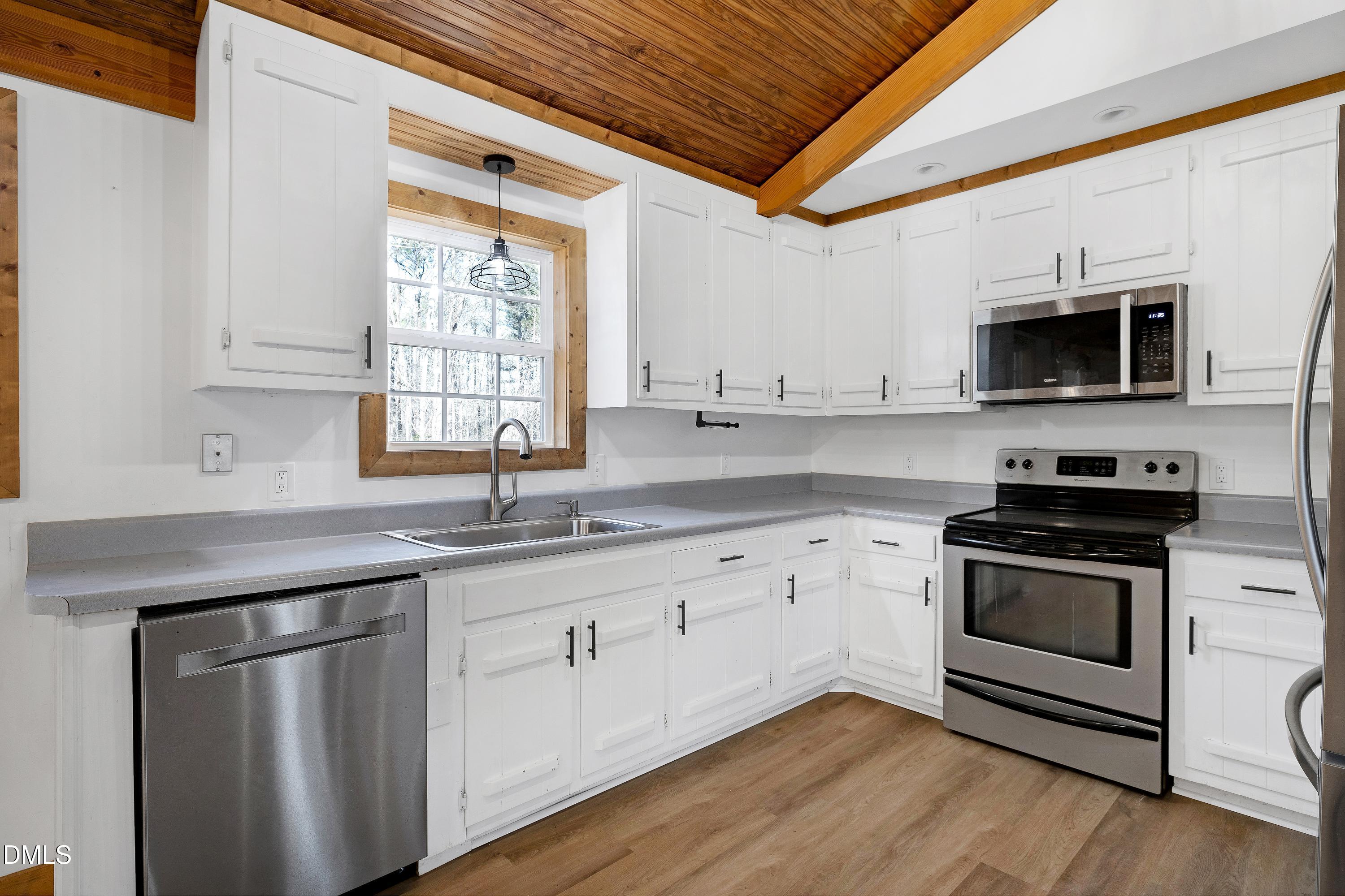13025 Norwood Road Raleigh, NC 27613 - Photo 17 of 76 Scene-17