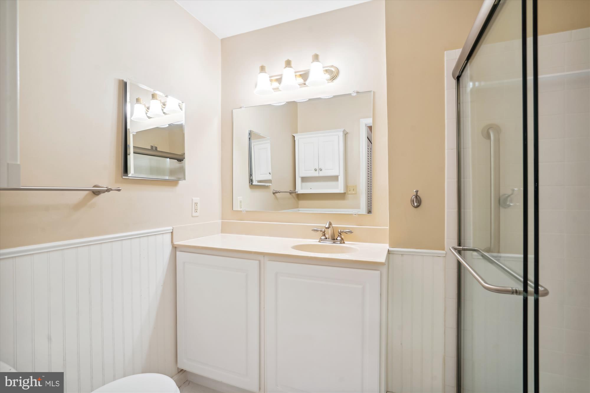 12123 Stirrup Road Reston, VA 20191 - Photo 23 of 53 Primary Bath
