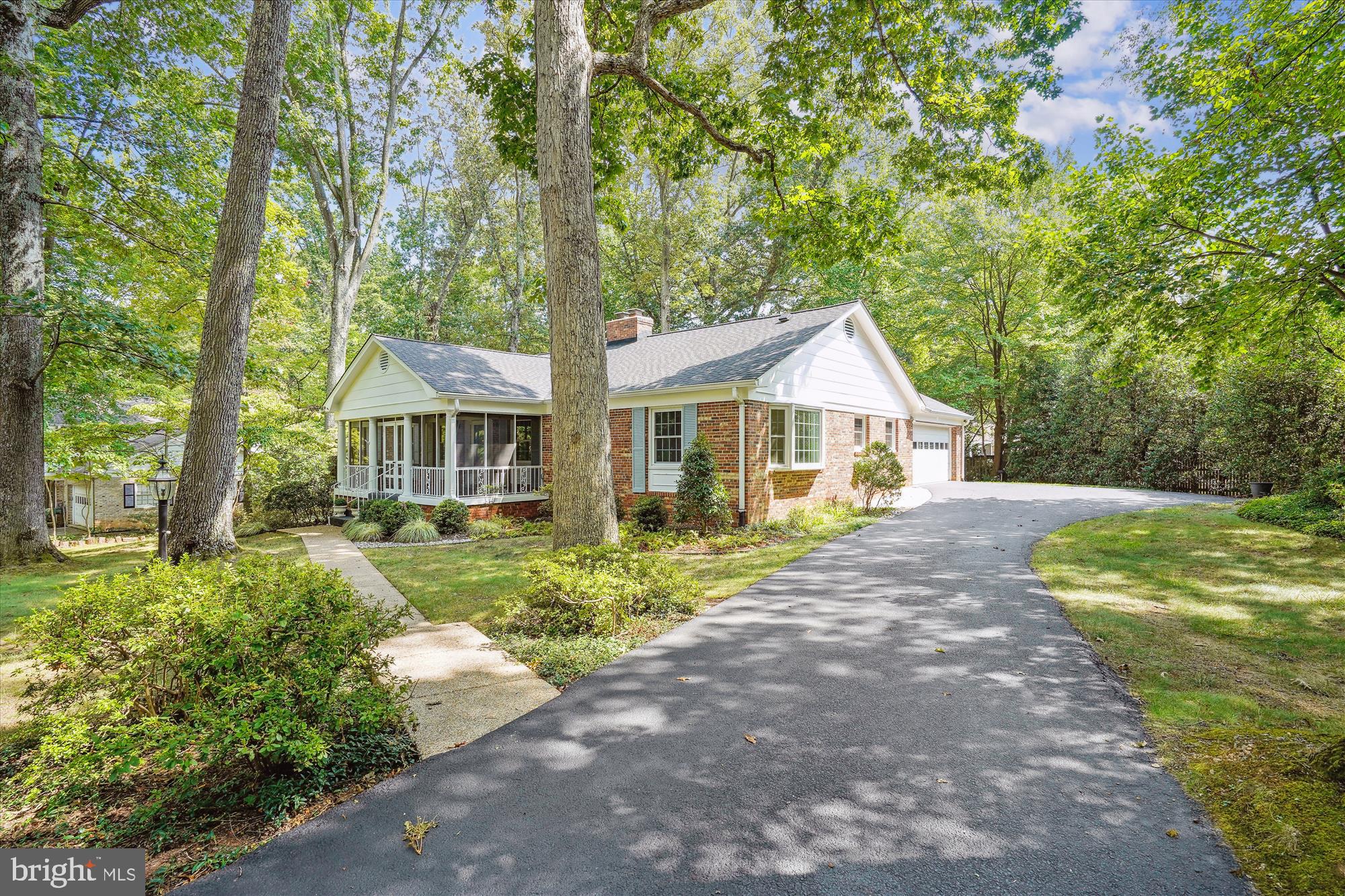 12123 Stirrup Road Reston, VA 20191 - Photo 3 of 53 Driveway