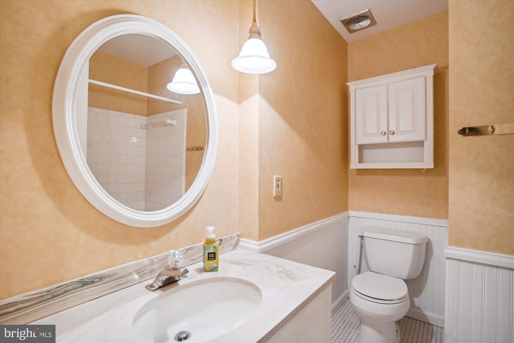 12123 Stirrup Road Reston, VA 20191 - Photo 31 of 53 Hall Bath