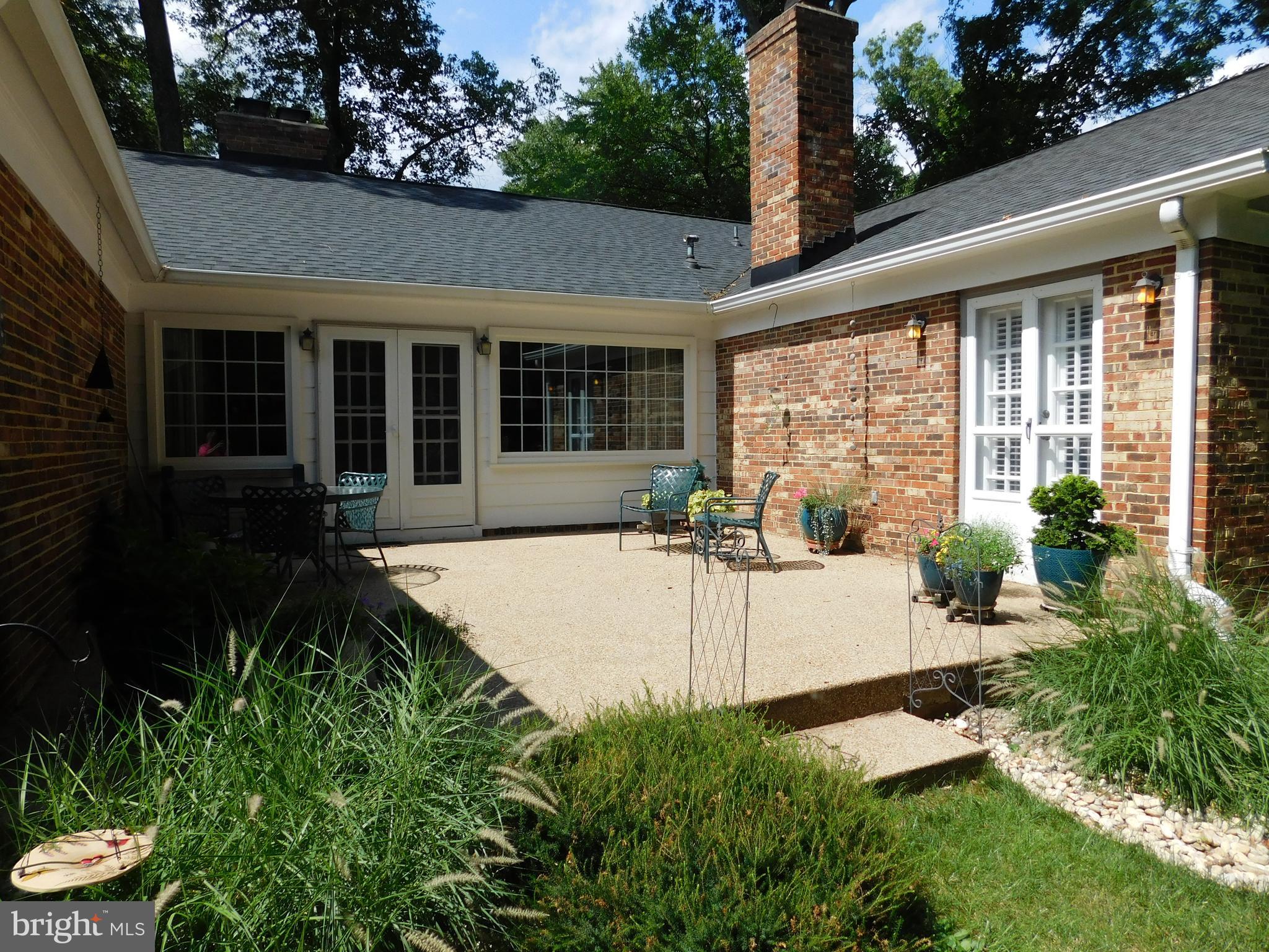 12123 Stirrup Road Reston, VA 20191 - Photo 39 of 53 20' x20' patio that opens to the family room.