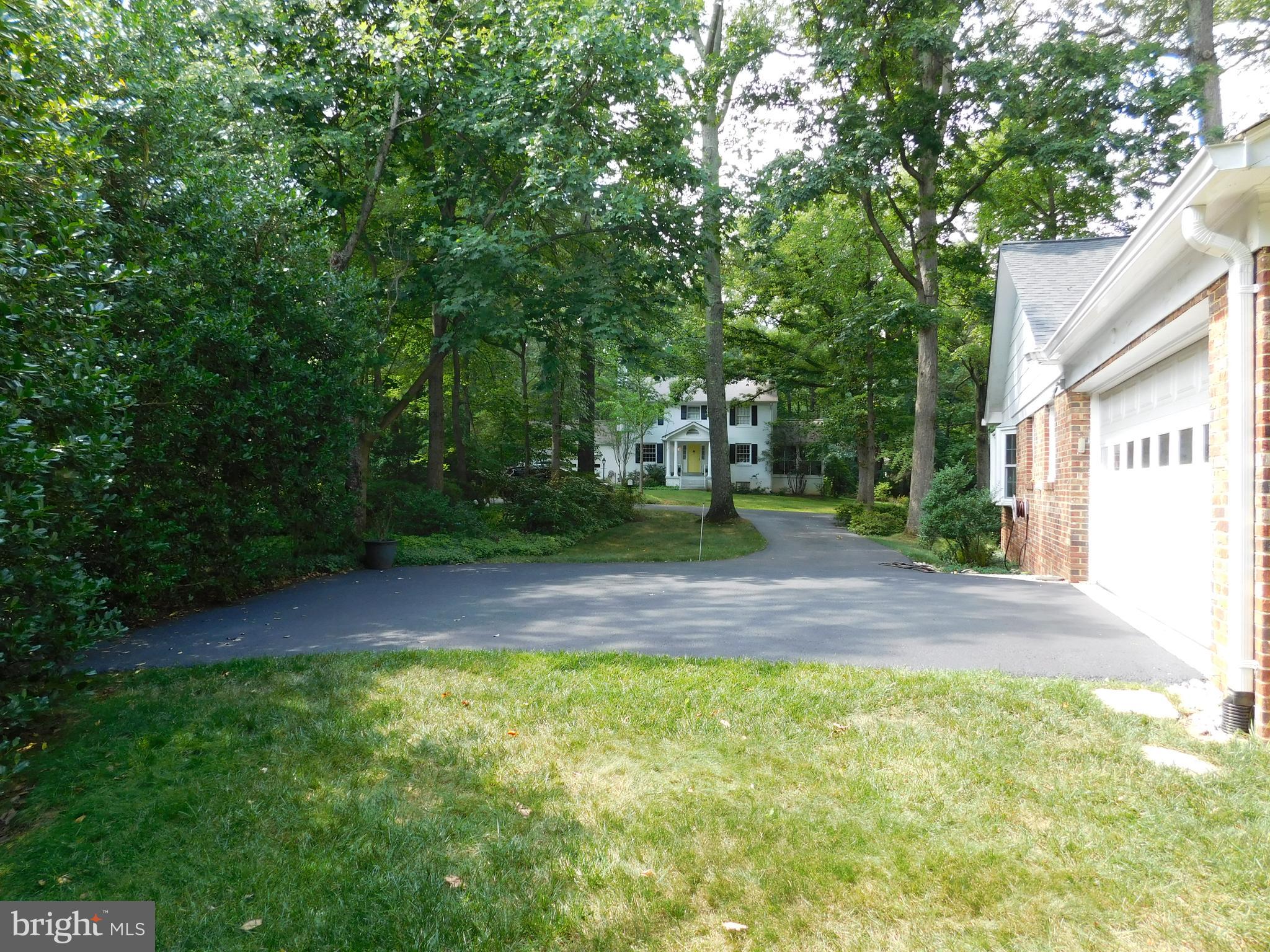 12123 Stirrup Road Reston, VA 20191 - Photo 49 of 53 Large driveway.