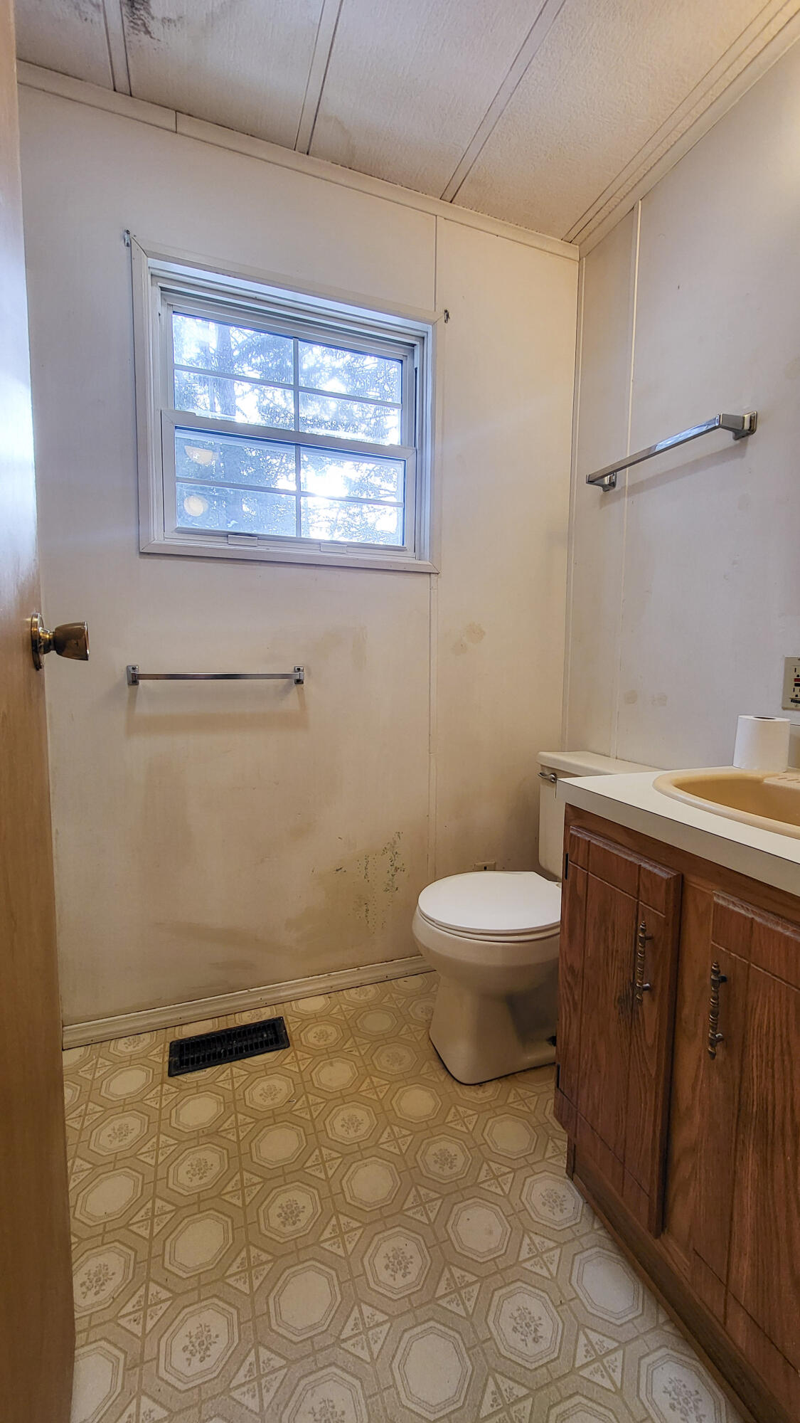 9 Carroll Avenue Standish, ME 04084 - Photo 10 of 18 10-20251209_134955
