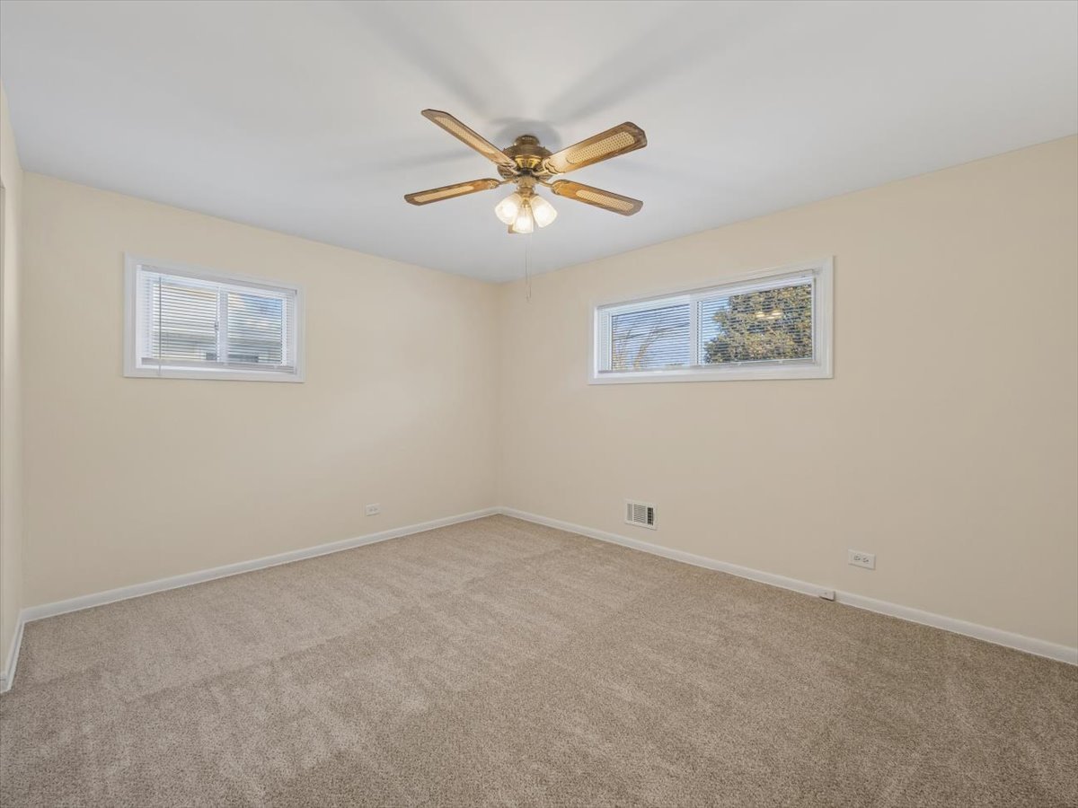 115 West Helen Road Palatine, IL 60067 - Photo 12 of 16