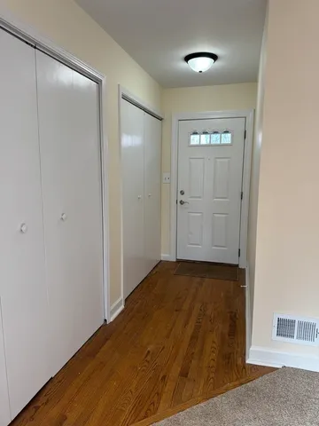 $2,600 | 115 West Helen Road, Palatine, IL 60067