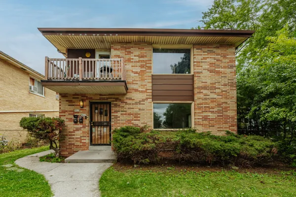 $285,000 | 9017 West Hampton Avenue, Unit 9019, Milwaukee, WI 53225