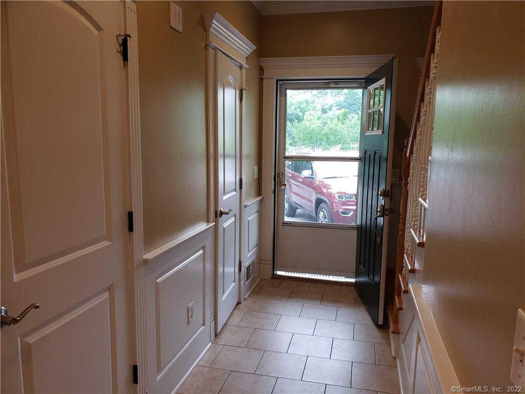 38 Smith Avenue Waterbury, CT 06708 - Photo 2 of 20