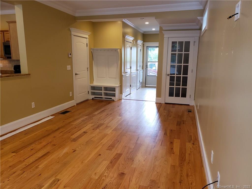 38 Smith Avenue Waterbury, CT 06708 - Photo 5 of 20