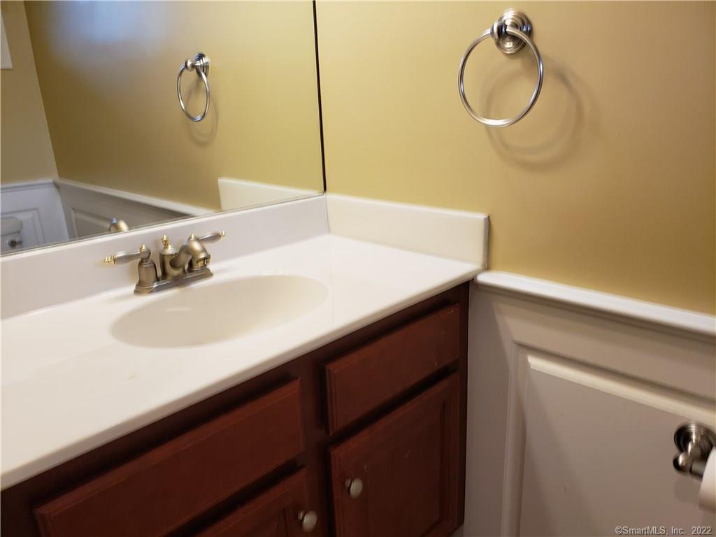 38 Smith Avenue Waterbury, CT 06708 - Photo 7 of 20