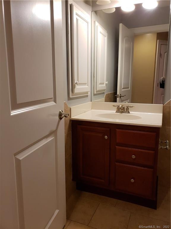 38 Smith Avenue Waterbury, CT 06708 - Photo 8 of 20