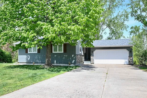 $325,000 | 208 Alpine Ridge, Wabasha, MN 55981