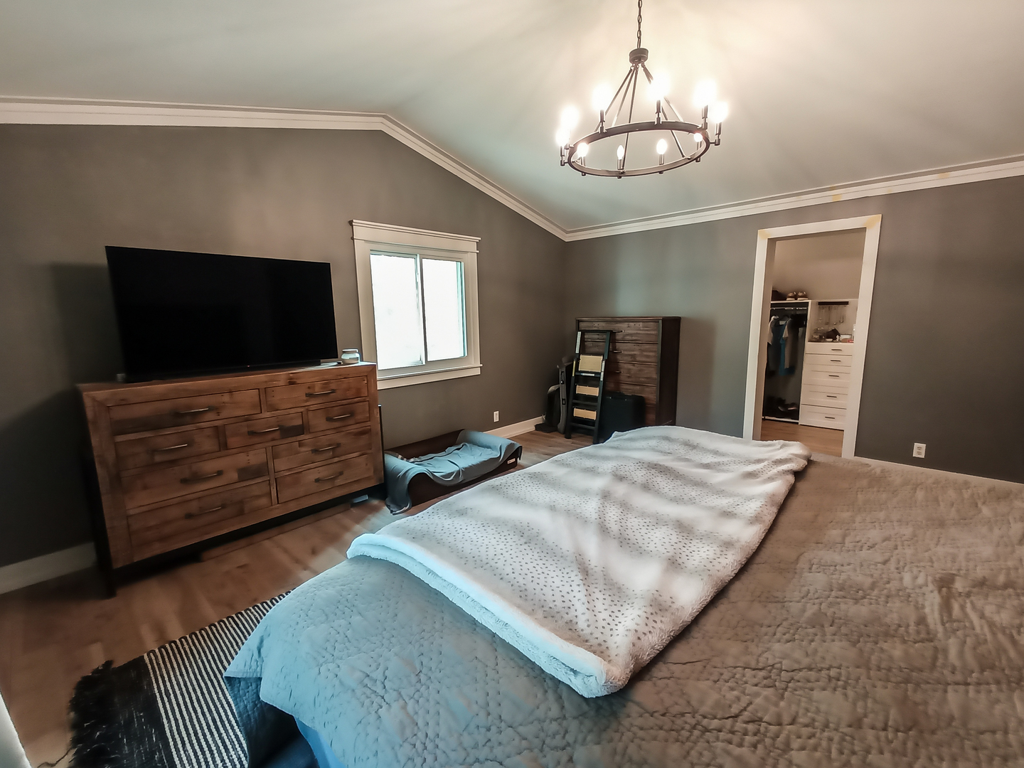 2771 East 1779th Road Ottawa, IL 61350 - Photo 15 of 36 a living room with furniture and a flat screen tv