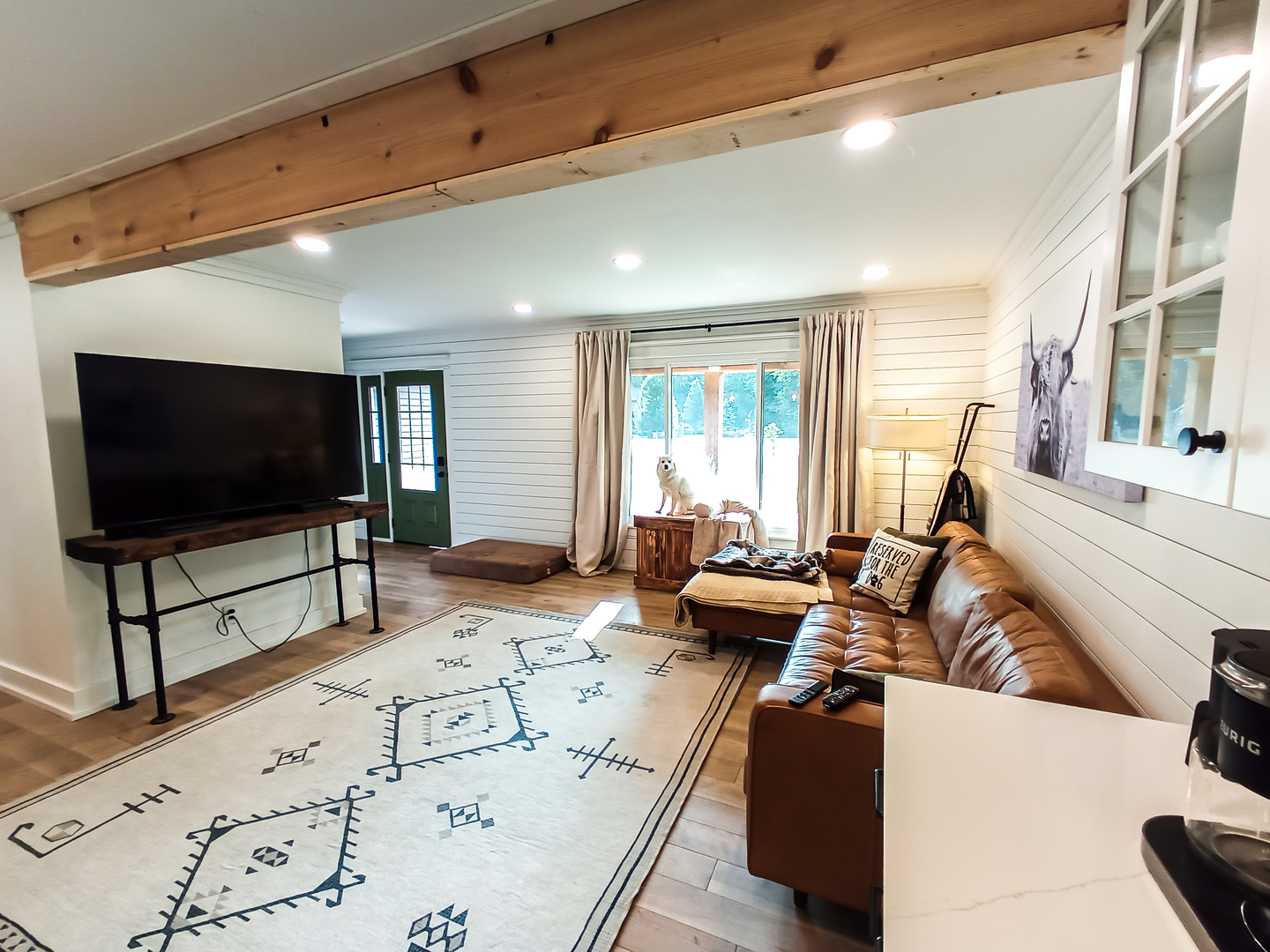 2771 East 1779th Road Ottawa, IL 61350 - Photo 3 of 36 a living room with furniture and a flat screen tv