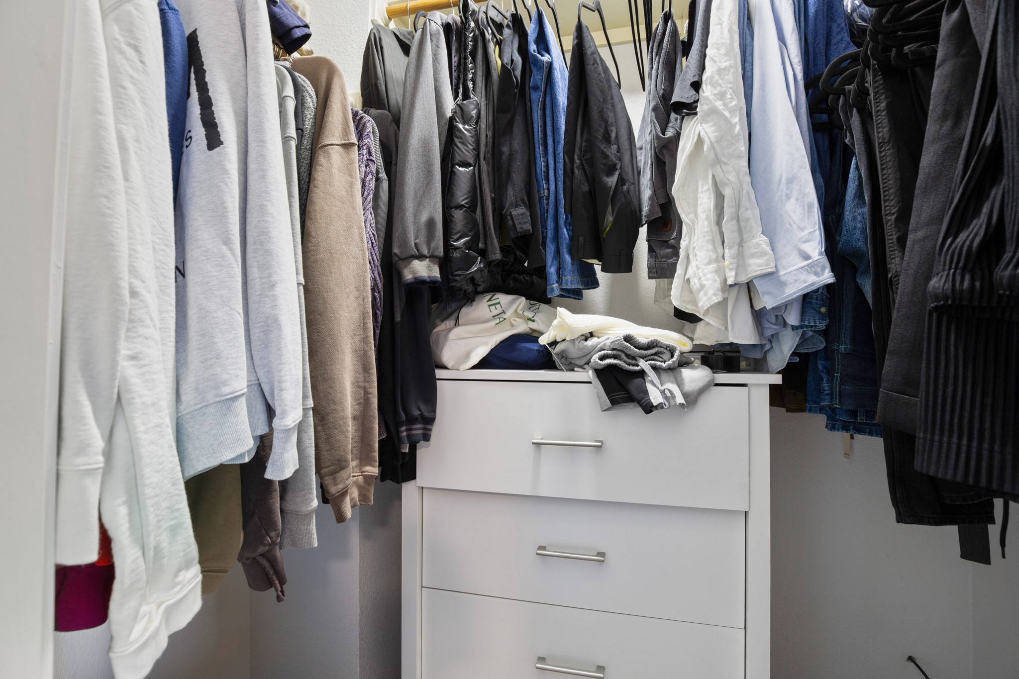 13803 Randalstone Drive Pflugerville, TX 78660 - Photo 22 of 27 View of walk in closet