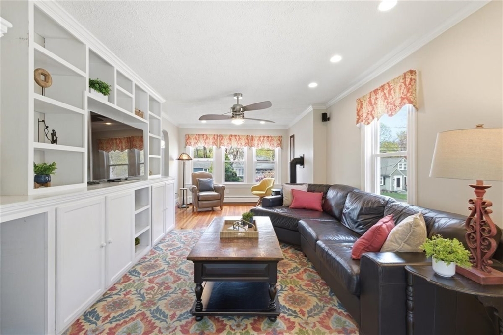 29 Clapp Street Walpole, MA 02081 - Photo 11 of 37