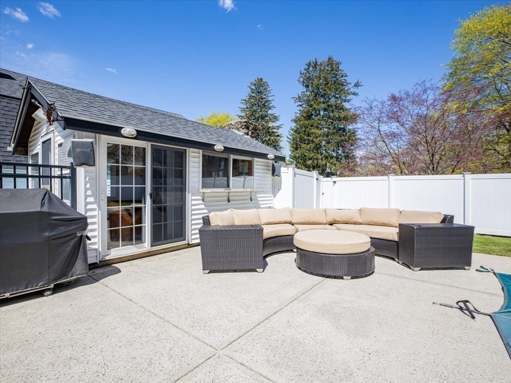 29 Clapp Street Walpole, MA 02081 - Photo 33 of 37