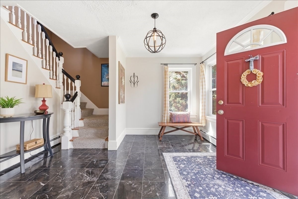 29 Clapp Street Walpole, MA 02081 - Photo 4 of 37