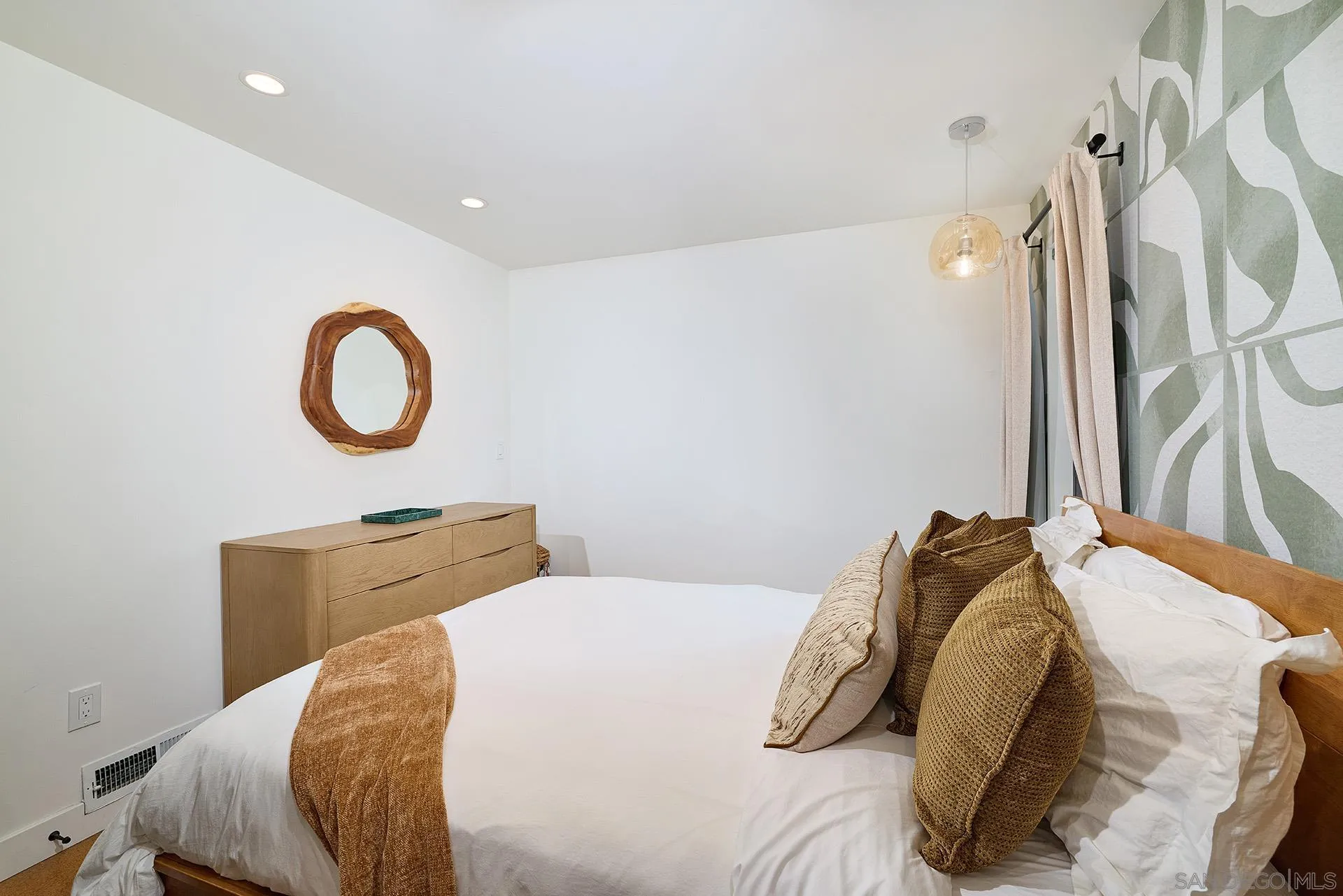 1234 Oribia Road Del Mar, CA 92014 - Photo 15 of 36