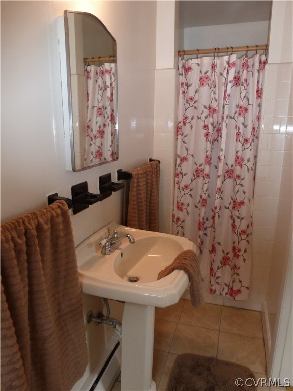 7408 Oak Ridge Street Henrico, VA 23294 - Photo 27 of 31 Master bath offers fresh paint,ceramic tile floor