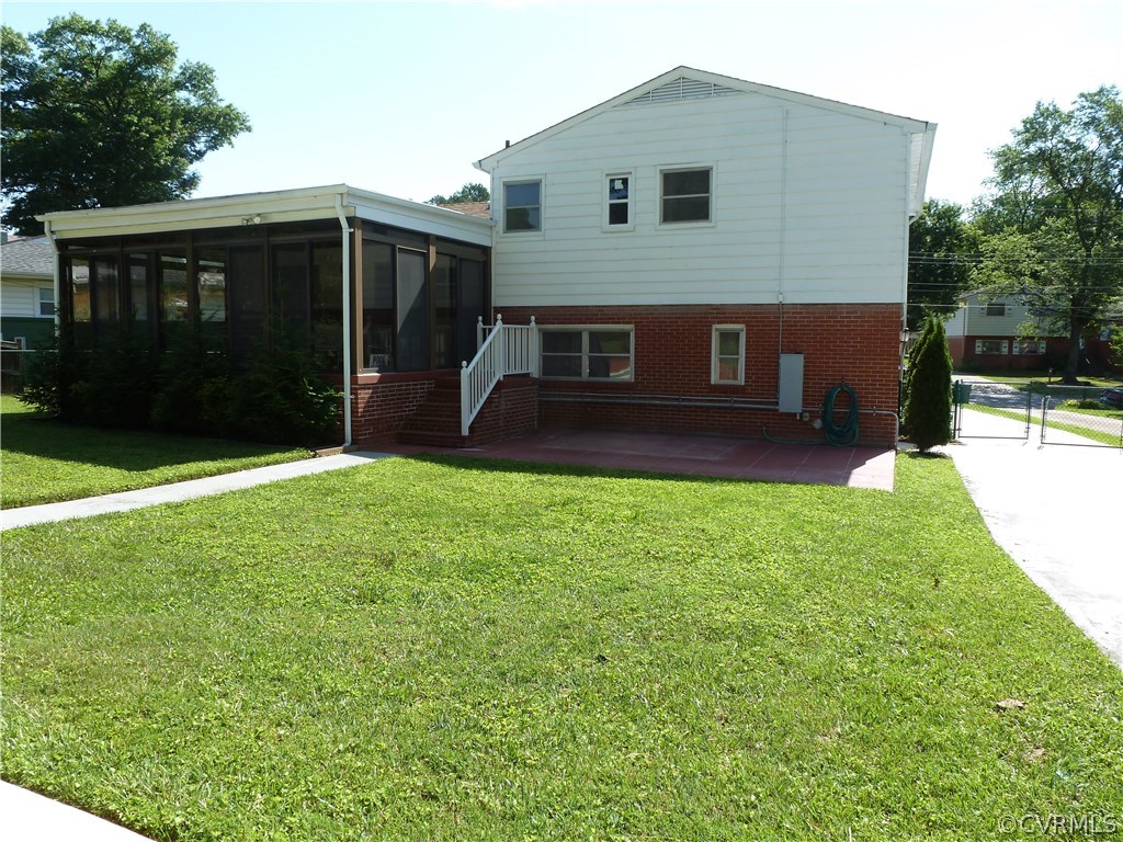7408 Oak Ridge Street Henrico, VA 23294 - Photo 4 of 31 Rear view of this Beauty showing off Florida room,