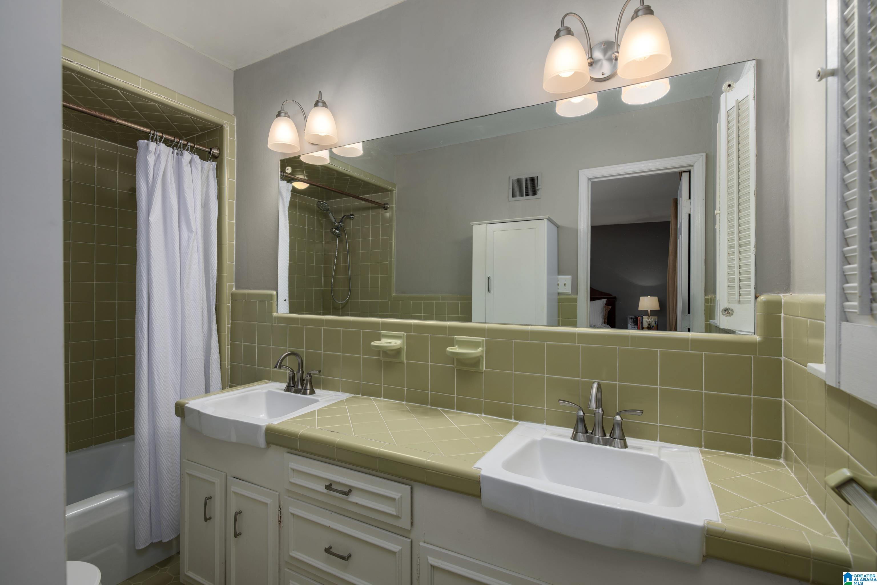 3876 Spring Valley Road Birmingham, AL 35223 - Photo 28 of 49