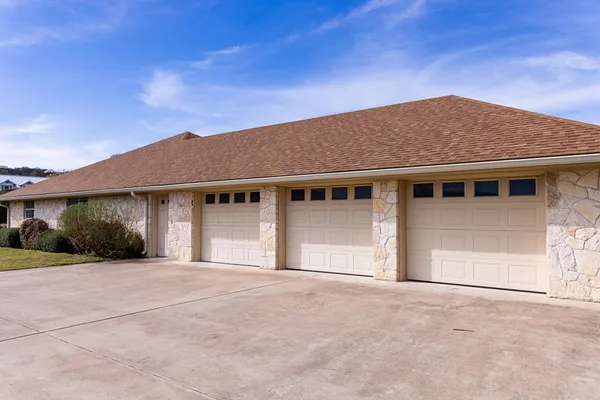 $725,000 | 111 North Cloud Drive, Kerrville, TX 78028