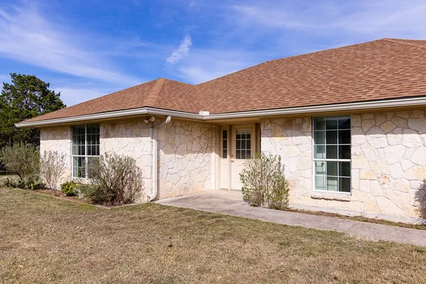 $725,000 | 111 North Cloud Drive, Kerrville, TX 78028