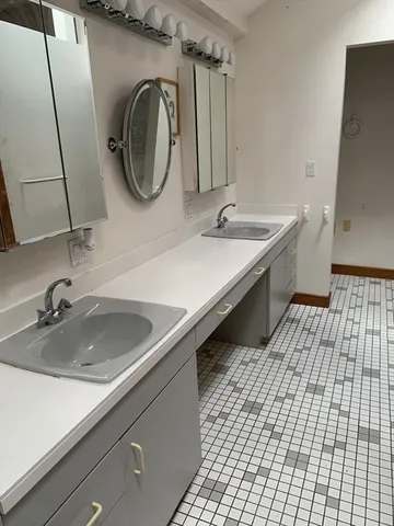 $750,000 | 2 Canterbury Place, Framingham, MA 01702